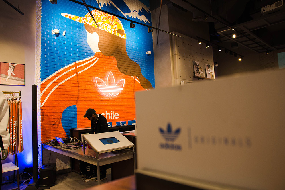 Tienda adidas costanera online center